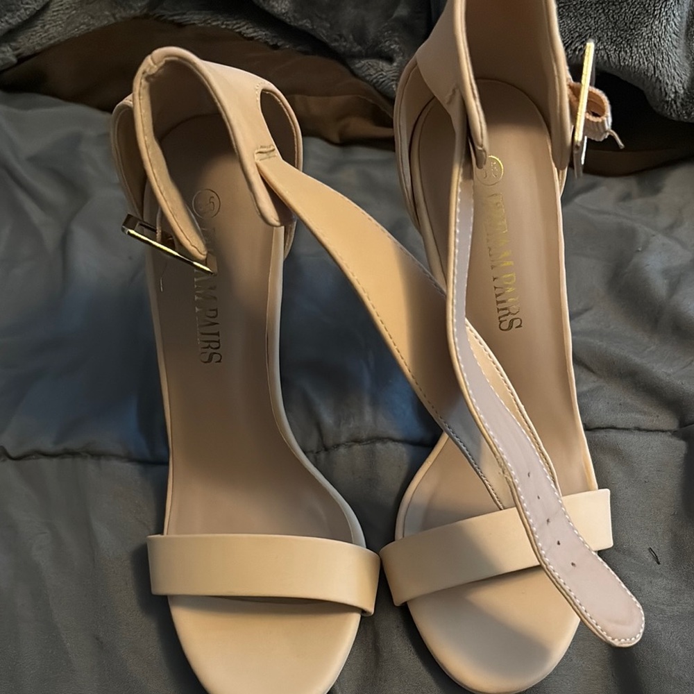 Dream Pairs Tan Heels Elegant Design